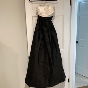 Black and white Carmen Marc valvo gown!